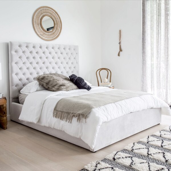 Jolie Bed